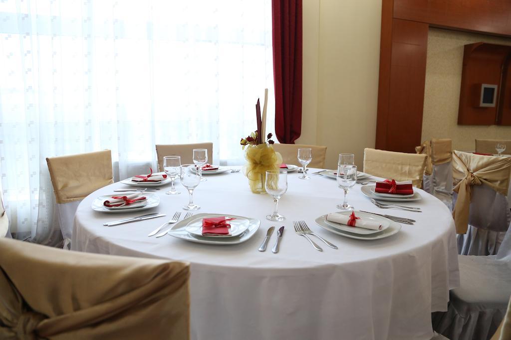 Hotel Apollonia Pristina Exteriör bild