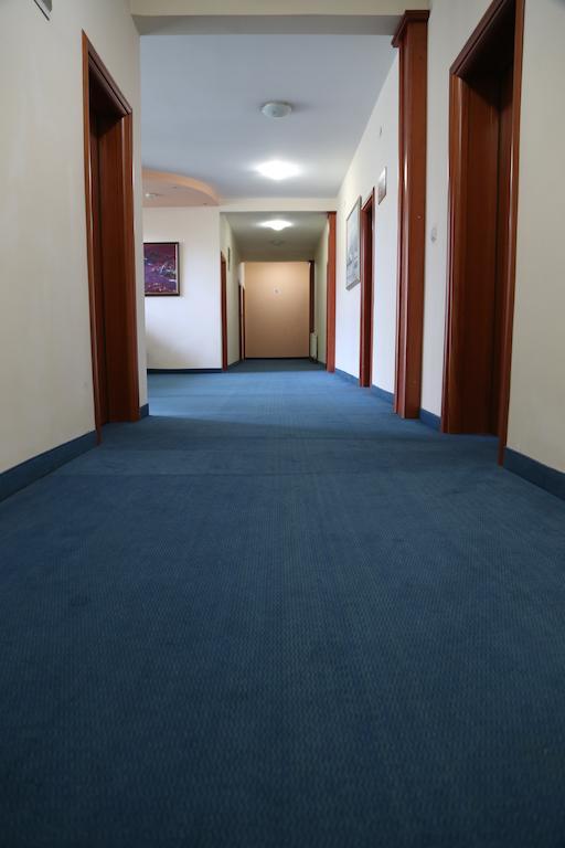 Hotel Apollonia Pristina Exteriör bild